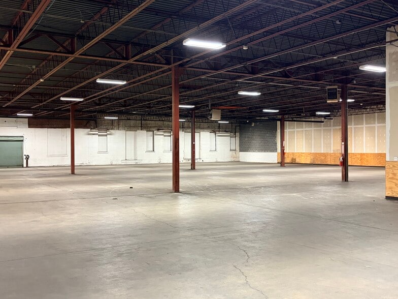 More Photos Of 902-908 Bullitt St, Charleston Warehouse For Lease