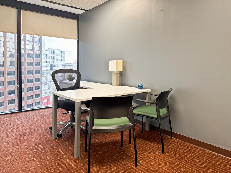 More Photos Of 650 Poydras St, New Orleans Coworking Space