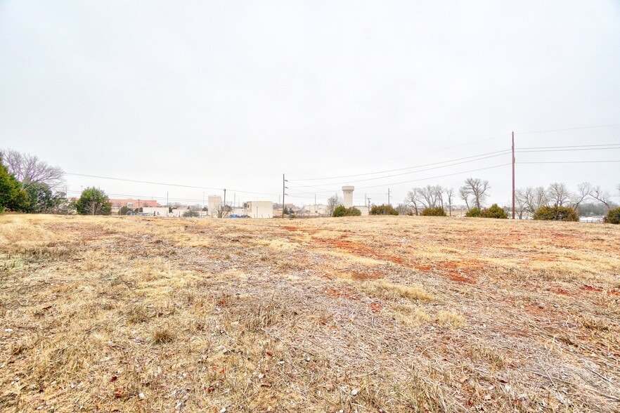 More Photos Of SE/c of SE 36th & Douglas Blvd, Oklahoma City Land For Lease
