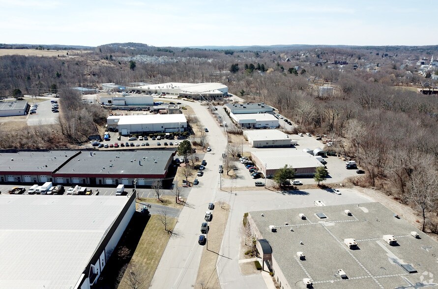 More Photos Of 18 Robert Bonazzoli Ave, Hudson Warehouse For Lease