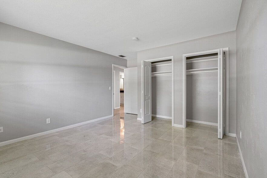 More Photos Of 3960 12th St, Saint Petersburg Apartments For Sale
