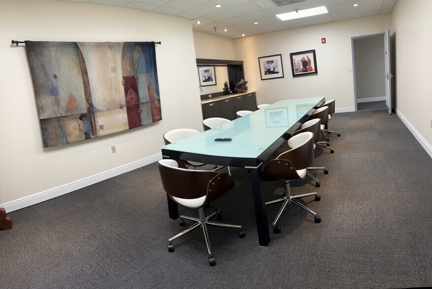 More Photos Of 2801 NW 74th Ave, Miami Medical For Lease