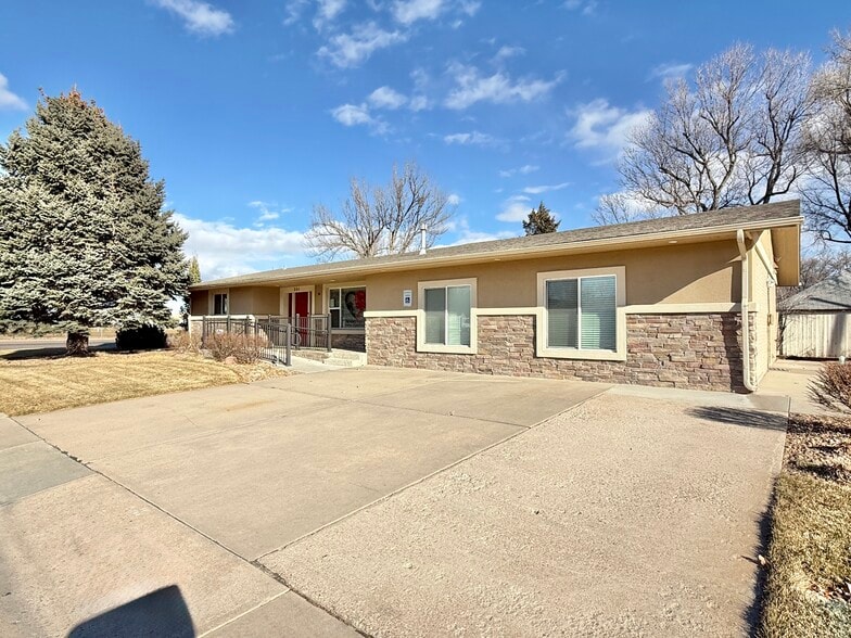 More Photos Of 201 10th St, Windsor Office For Sale