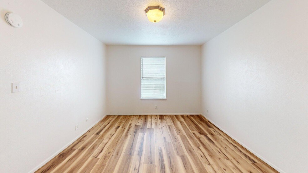 More Photos Of 2810 Vail Ave SE, Albuquerque Apartments For Sale