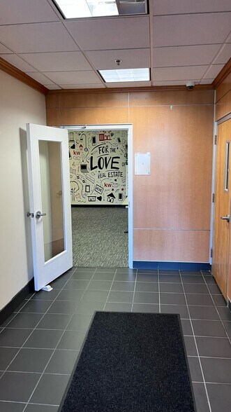 More Photos Of 409 E Marlton Pike, Cherry Hill Office For Lease