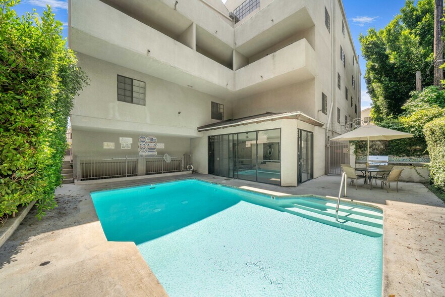 More Photos Of 4651 Cahuenga Blvd, North Hollywood Apartments For Sale