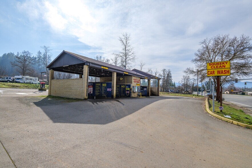 More Photos Of 2521 Williams Hwy, Grants Pass Carwash For Sale