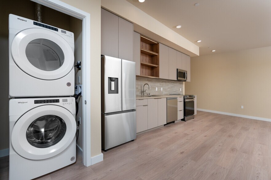 More Photos Of 1511 N Fairfax Ave, Los Angeles Apartments For Lease