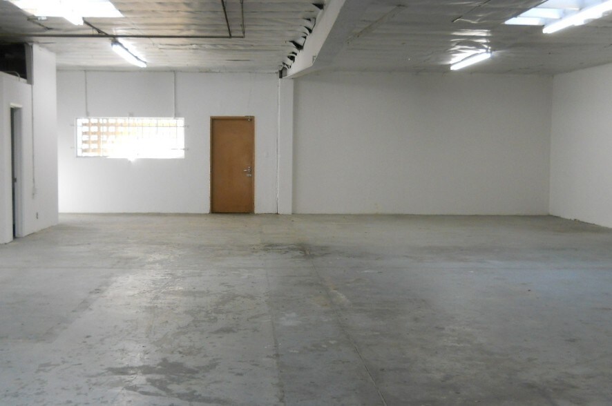 More Photos Of 1601 E Warner Ave, Santa Ana Industrial For Lease