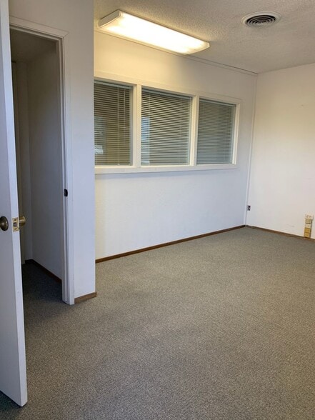 More Photos Of 3343 Santa Fe St, Riverbank Office For Lease