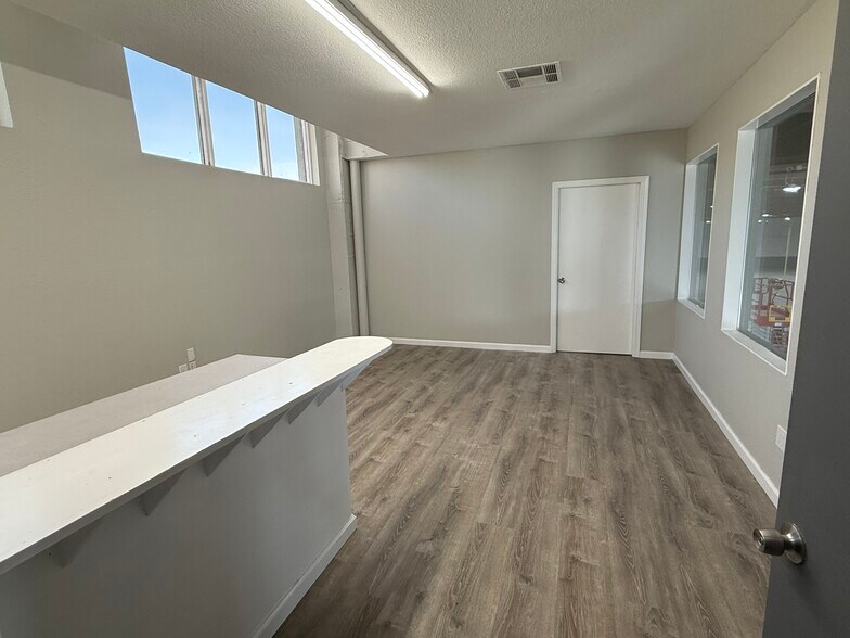 More Photos Of 875 N Stockton St, Lodi Warehouse For Lease