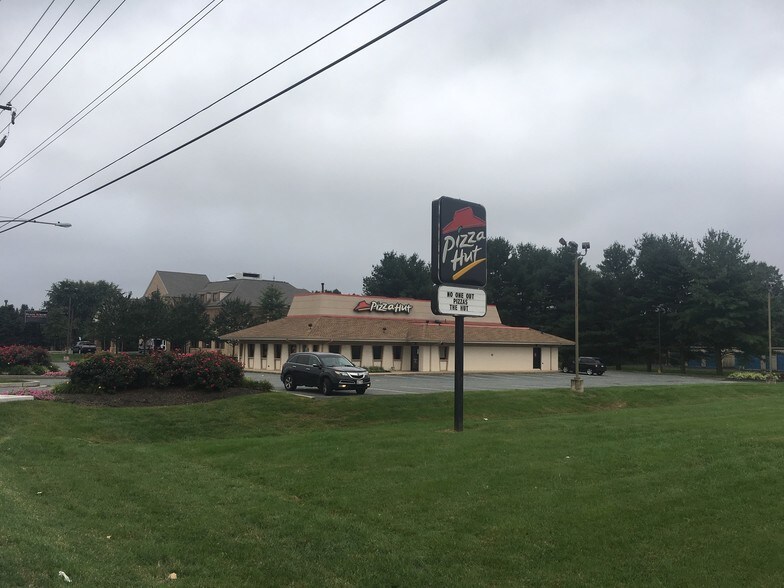 Primary Photo Of 350 E Pulaski Hwy, Elkton Restaurant For Lease