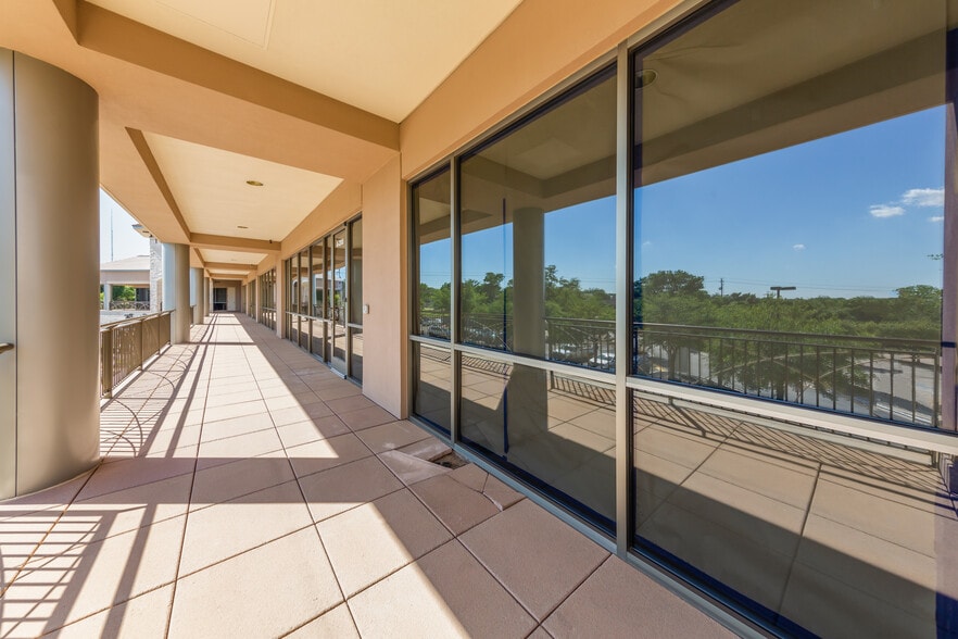 More Photos Of 3600 N Capital of Texas Hwy, Austin General Retail For Lease