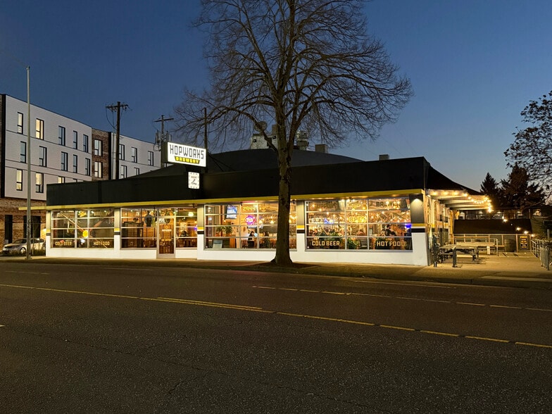 More Photos Of 2944 SE Powell Blvd, Portland Storefront Retail Office For Lease