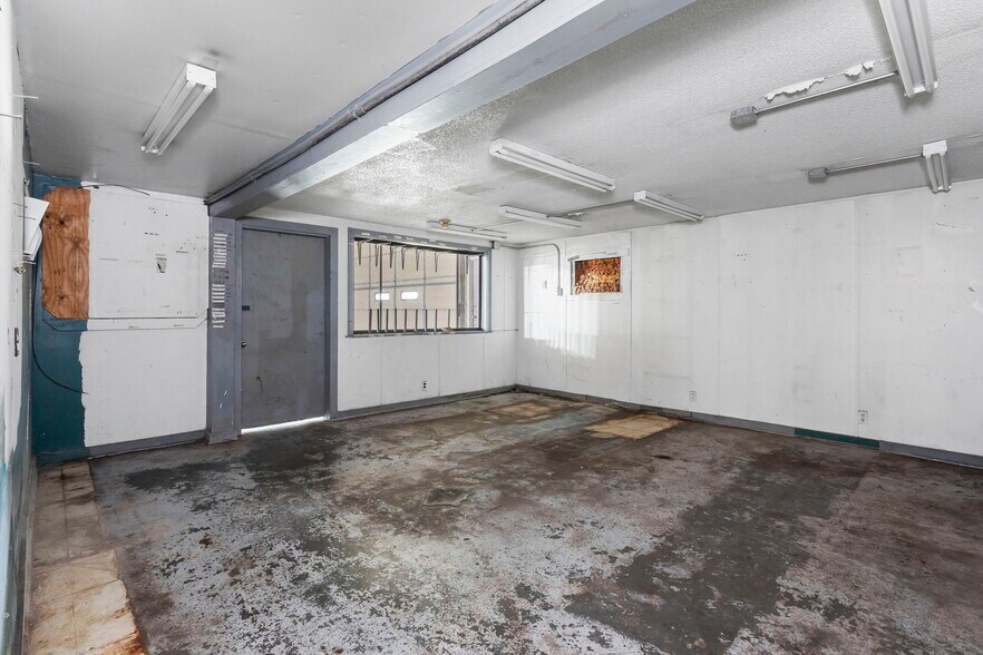 More Photos Of 825 MO-59, Carthage Industrial For Lease