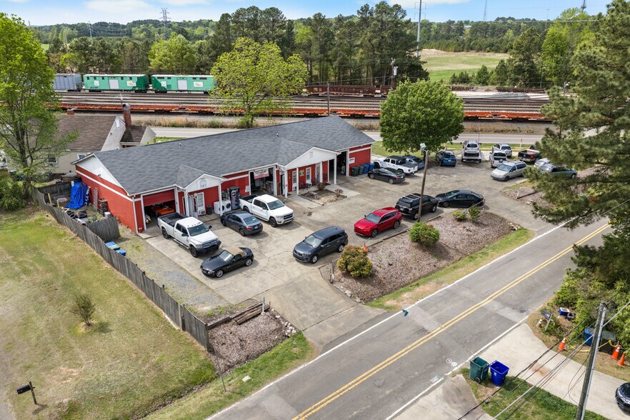 Primary Photo Of 921 Midway Ave, Durham Auto Repair For Lease