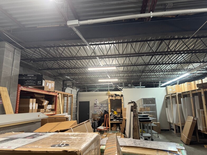 More Photos Of 5037 Cleveland St, Virginia Beach Flex For Lease
