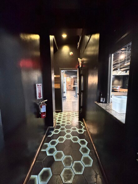 More Photos Of 4-6 Sheridan Ave, Albany Storefront Retail Office For Lease