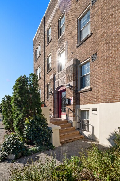 More Photos Of , Seattle Multifamily For Sale