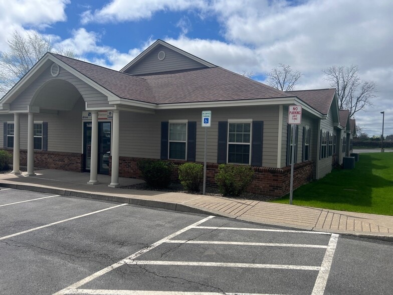Primary Photo Of 6702 Buckley Rd, Syracuse Medical For Lease