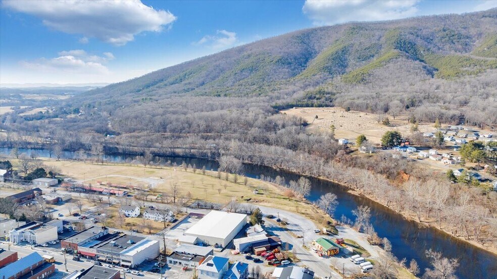 More Photos Of 630 Lowe St, Buchanan Restaurant For Sale