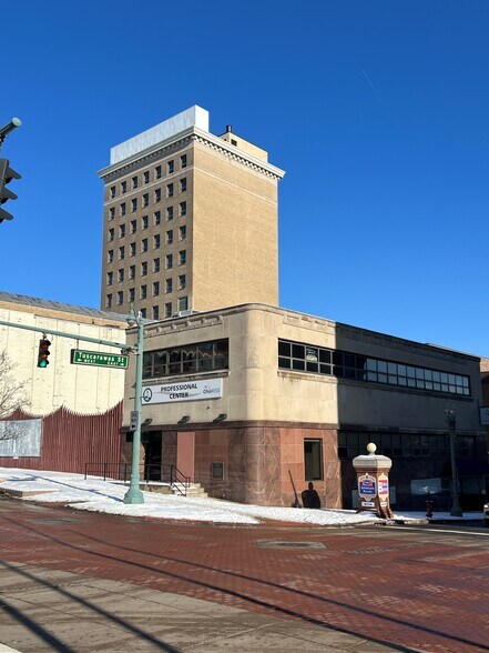 More Photos Of 100 Central Plz N, Canton Office For Lease