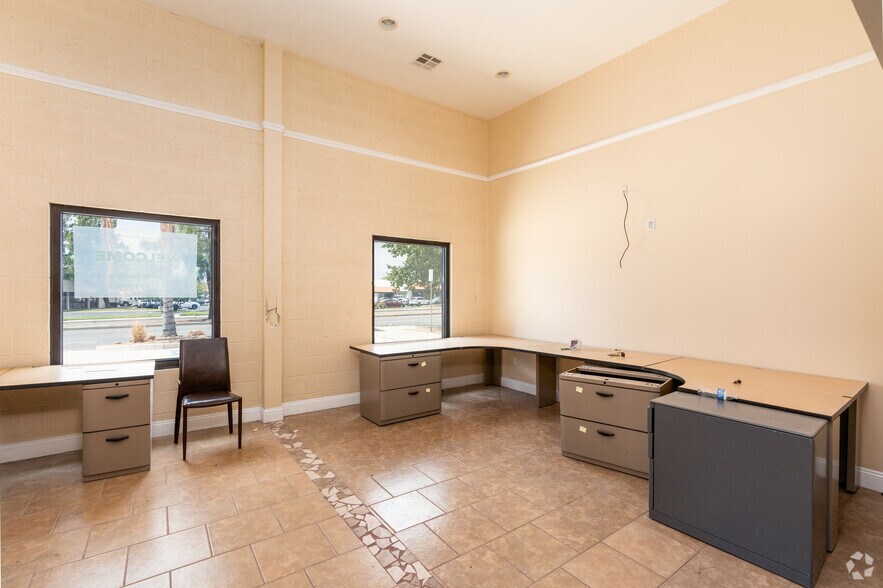 More Photos Of 2935 Oswell St, Bakersfield Medical For Lease