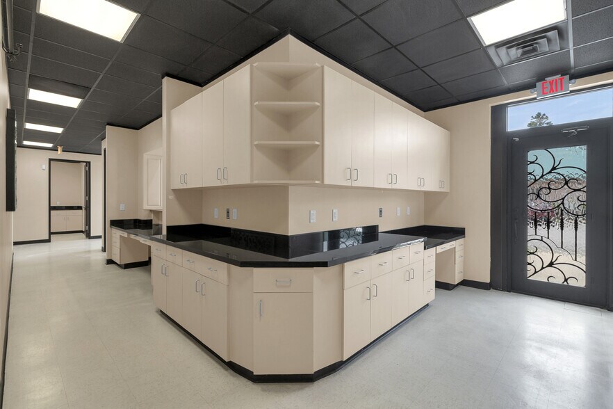 More Photos Of 1125 Cypress Station Dr, Houston Medical For Lease