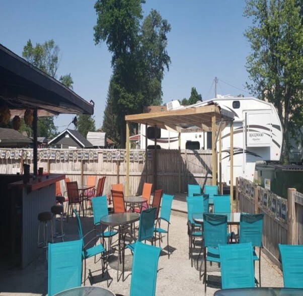 More Photos Of 13607 Shell Beach Rd NE, Thornville Bar For Sale