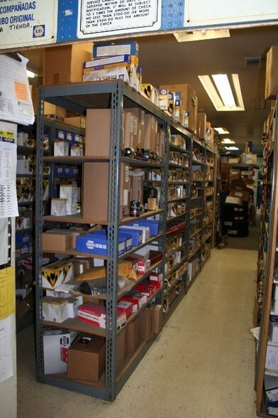 More Photos Of 609 N 7th St, Williams Auto Repair For Sale