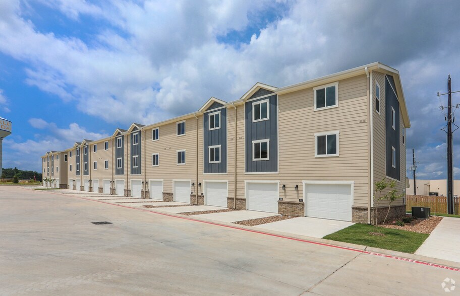 More Photos Of 21155 Gosling Rd, Spring Apartments For Sale