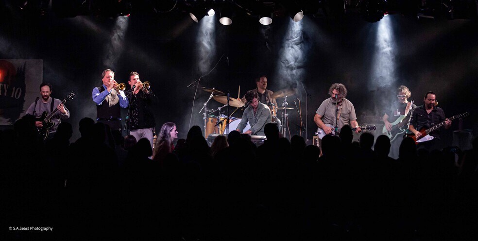 More Photos Of 63 Flansburg Ave, Dalton Flex For Sale