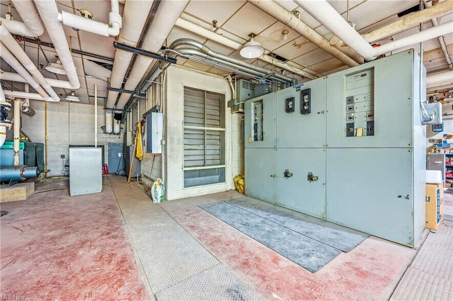 More Photos Of 1610 Hubbard Thomas Rd, Hubbard Office For Lease