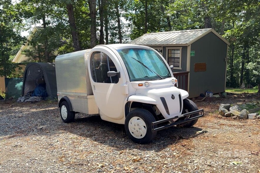 More Photos Of 127 Deer Hill Ln, Weaverville Specialty For Sale