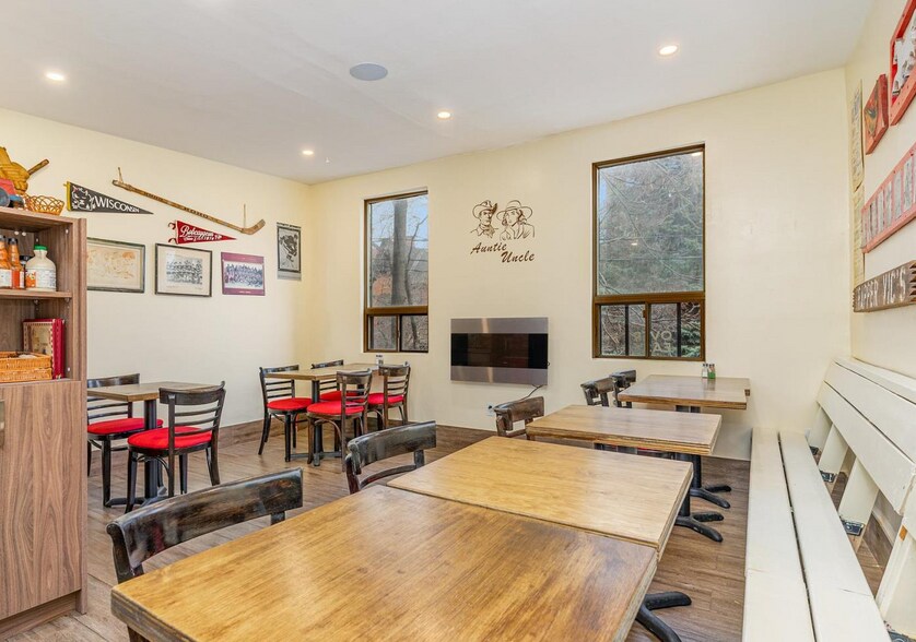 More Photos Of 74 Lippincott St, Toronto Storefront Retail Residential For Sale