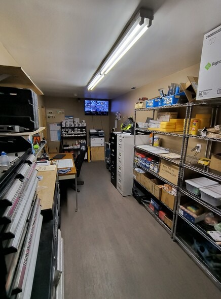 More Photos Of 1386 Lovejoy St, Sloan Warehouse For Lease