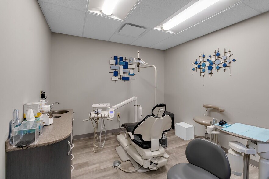 More Photos Of 4233-4227 Maple Rd, Buffalo Medical For Sale