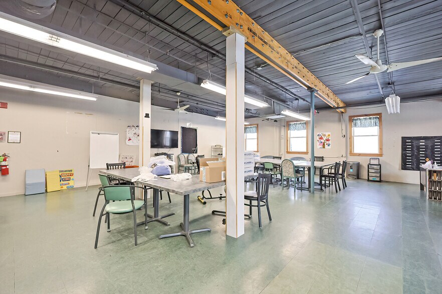 More Photos Of 44 Morris St, Webster Flex For Sale