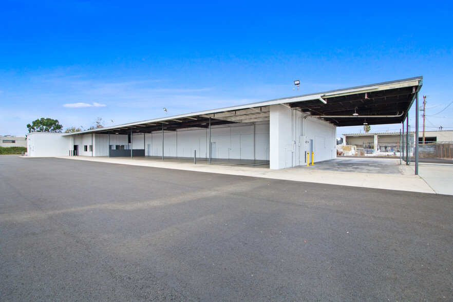 Primary Photo Of 621 N Main St, Orange Contractor Storage Yard For Sale