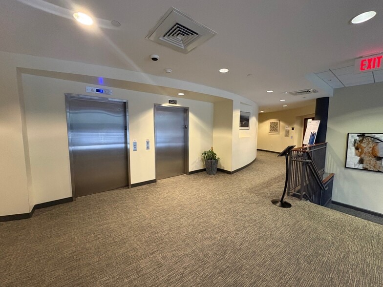 More Photos Of 99 Conifer Hill Dr, Danvers Office For Lease