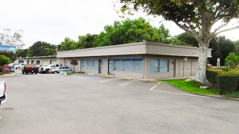 More Photos Of 141 E Highway 246, Buellton Auto Dealership For Lease