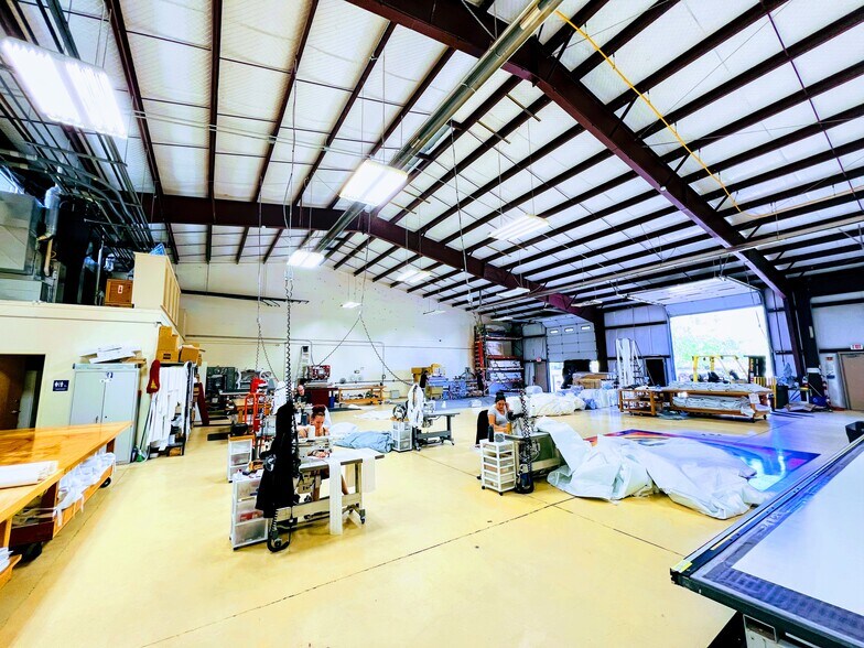 More Photos Of 585 Clover Ln, Ashland Light Manufacturing For Lease