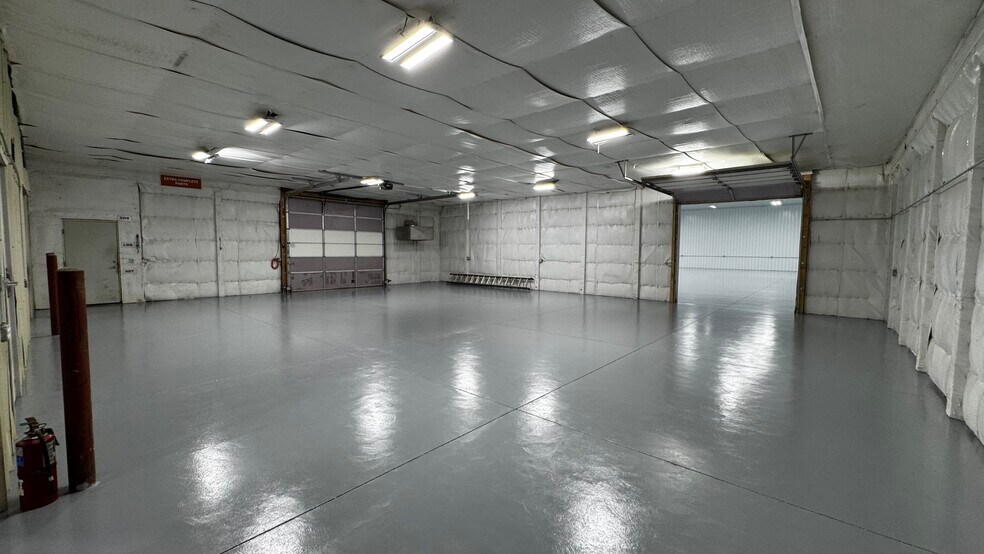 More Photos Of 1540 Genesis Dr, La Porte Service For Lease