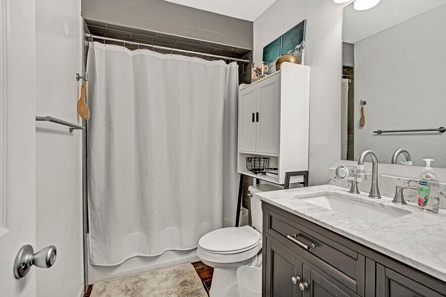 More Photos Of 725 7th S ave, Jacksonville Beach Multifamily For Sale