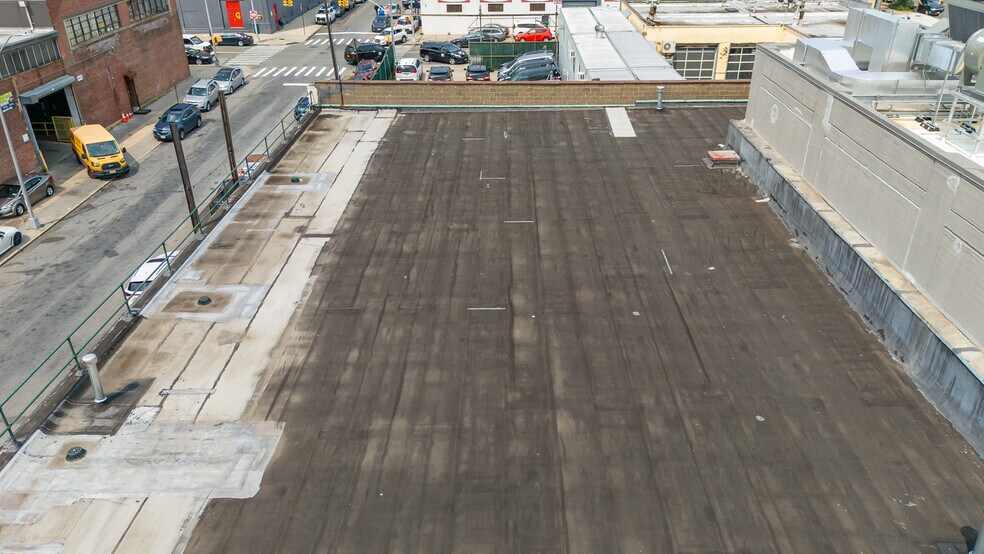 More Photos Of 4829 31st Pl, Long Island City Warehouse For Lease