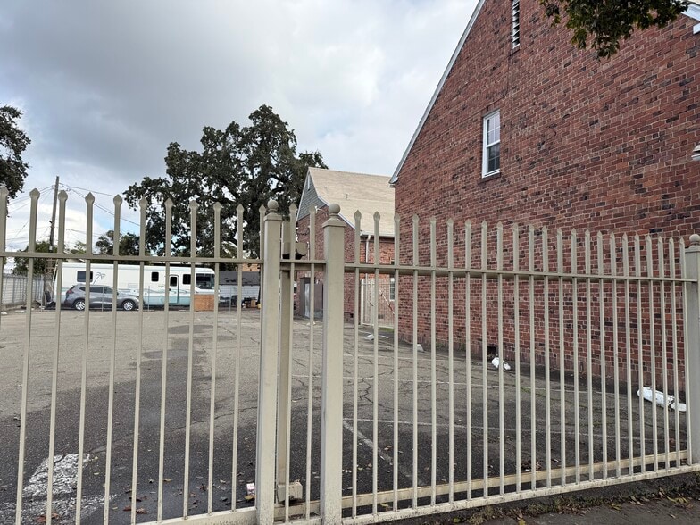 More Photos Of 315 N Sierra Nevada St, Stockton Religious Facility For Lease