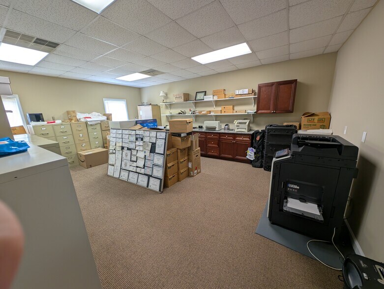 More Photos Of 729 Thimble Shoals Blvd, Newport News Office For Sale