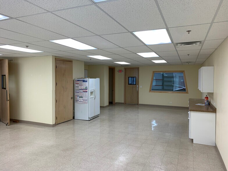More Photos Of 28457 Ballard Dr, Lake Forest Light Manufacturing For Lease