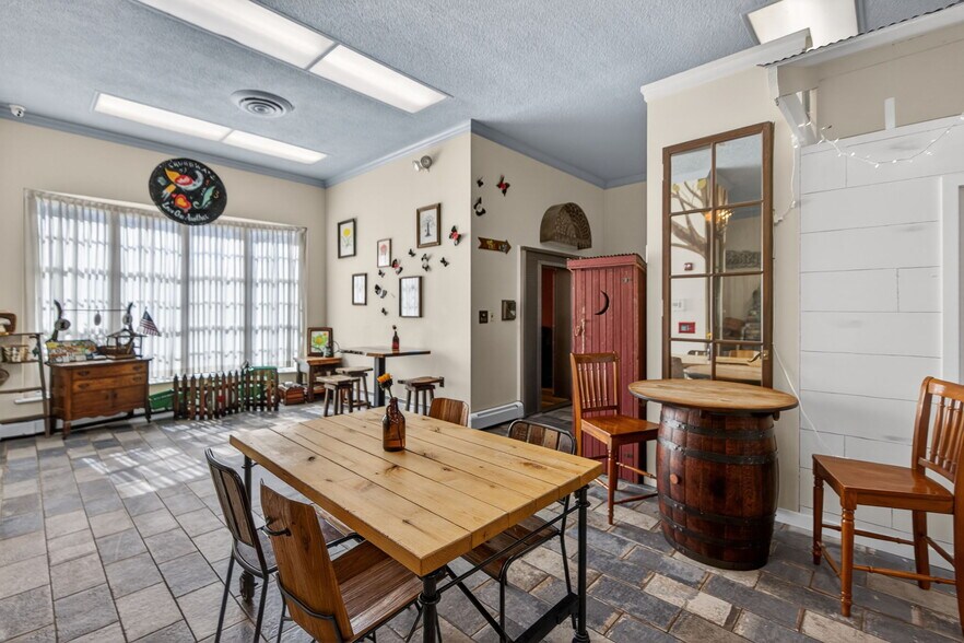 More Photos Of 101 Walnut St, Green Lane Bank For Sale