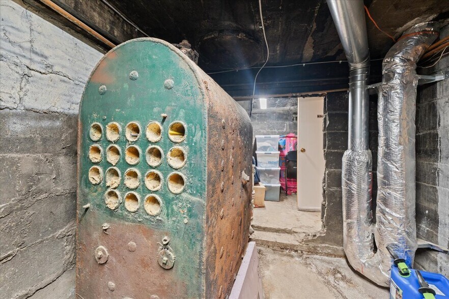 More Photos Of 1019 College Rd, Fairbanks Flex For Sale